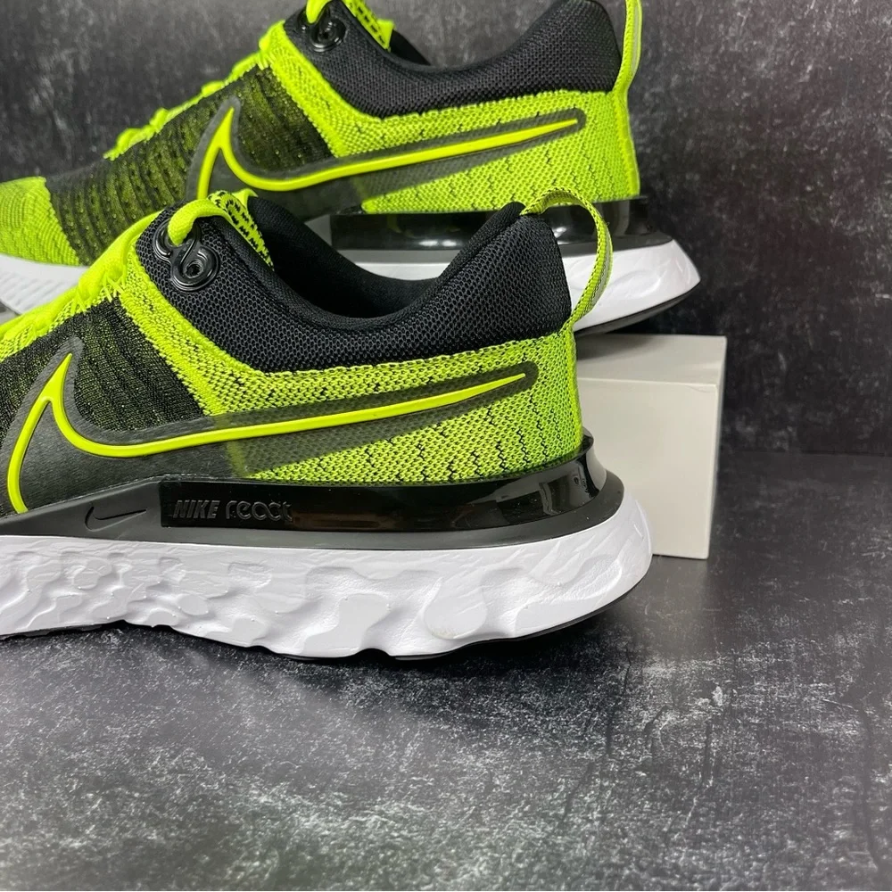 NIKE INFINITY RUN REACT 2 MENS ROAD RUNNING SHOES SIZE 10 FLYKNIT VOLT BLACK GRE - Picture 9 of 10